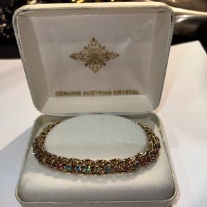 Good bracelet with colorful diamonds